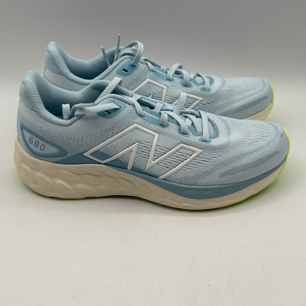 New Balance Fresh Foam 680 v8 Sneakers Womens Size 6 Blue Running Shoes W680LT8